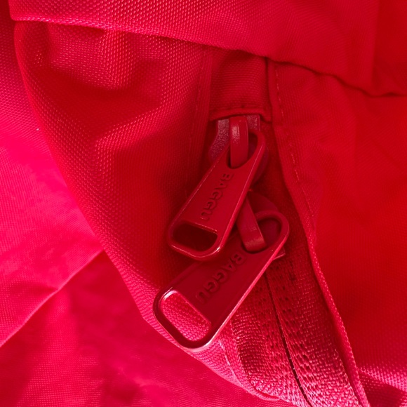 NWT BAGGU Cloud Carry-on | Candy Apple Red | Limited Edition - Picture 4 of 10